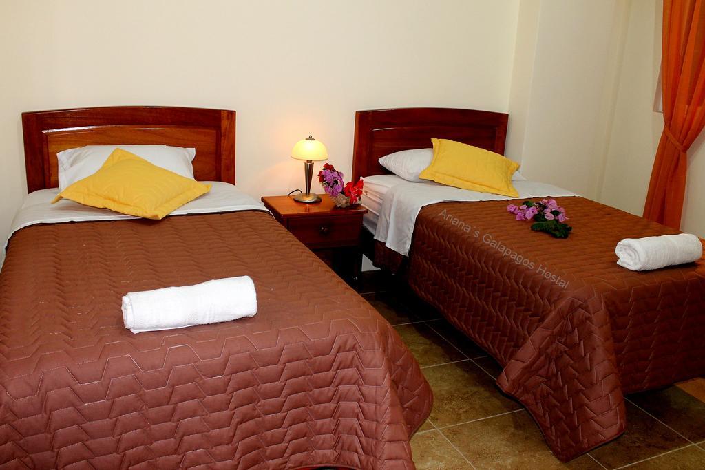 Ariana'S Galapagos Hostal Puerto Ayora  Exterior photo