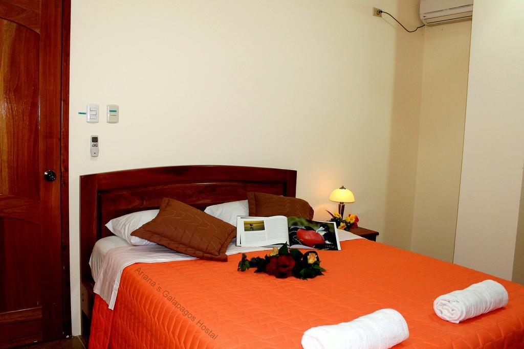 Ariana'S Galapagos Hostal Puerto Ayora  Exterior photo