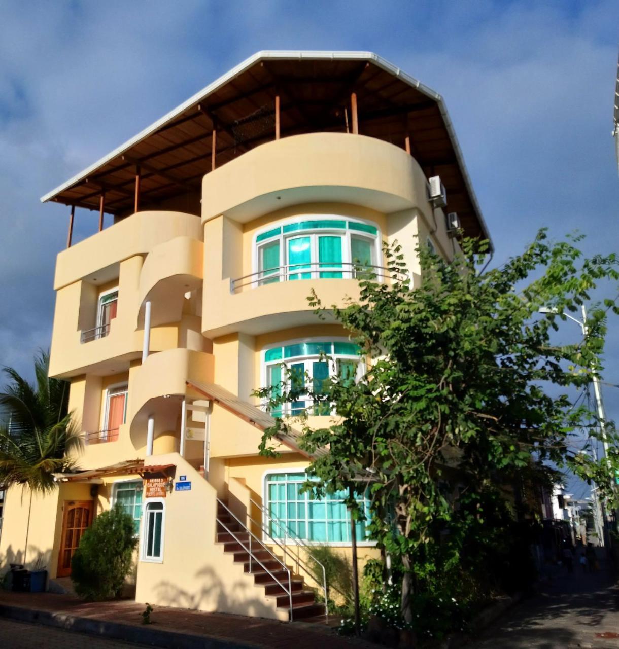 Ariana'S Galapagos Hostal Puerto Ayora  Exterior photo